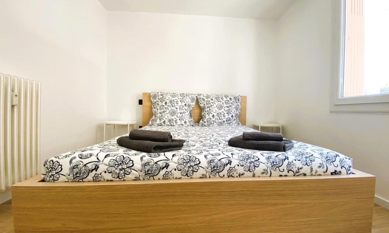 Marie Antoinette - Appartement 2 Chambres, Centre Ville, Terrasse, Moderne Antibes Buitenkant foto